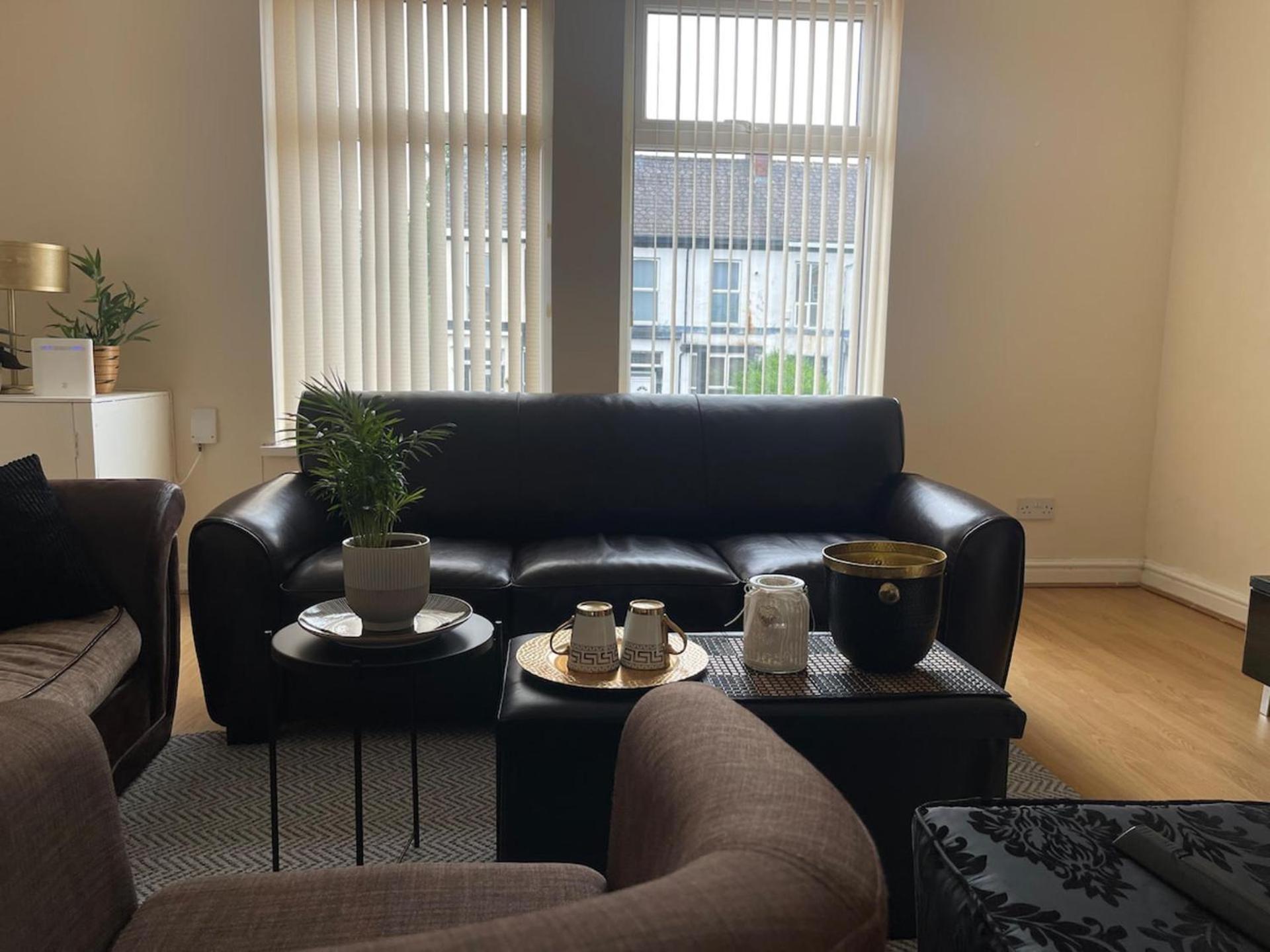 Stylish 1-Bed Apt - Sleeps 4 - Parking - Wifi Manchester Exteriör bild